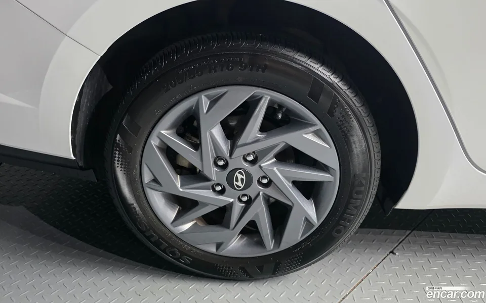 Hyundai Avante CN7 1.6 2023 — миниатюра 2