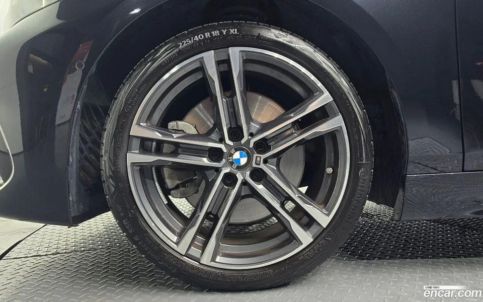 BMW 1 Series 120i M 2024 — thumbnail 5