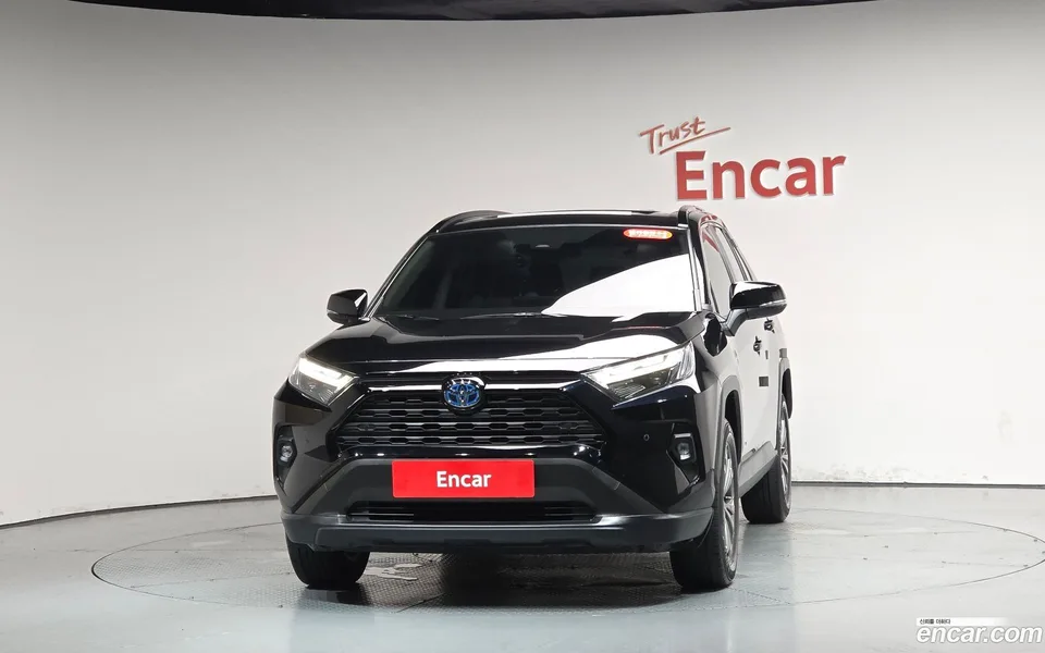 Toyota RAV4 2.5 2WD XLE 2024 — thumbnail 3