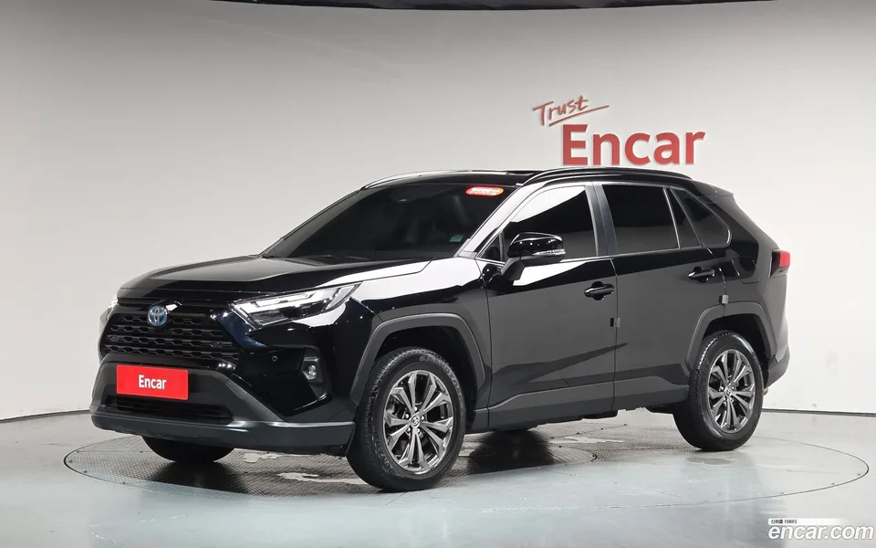Toyota RAV4 2.5 2WD XLE 2024 — photo 1, buy with delivery to Moscow