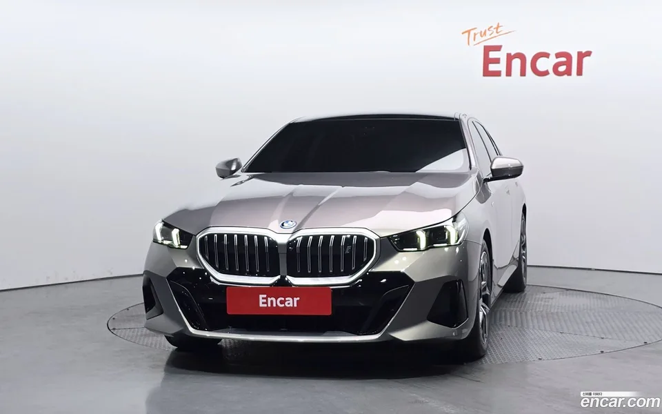 BMW i5 eDrive 40 M 2025 — thumbnail 3