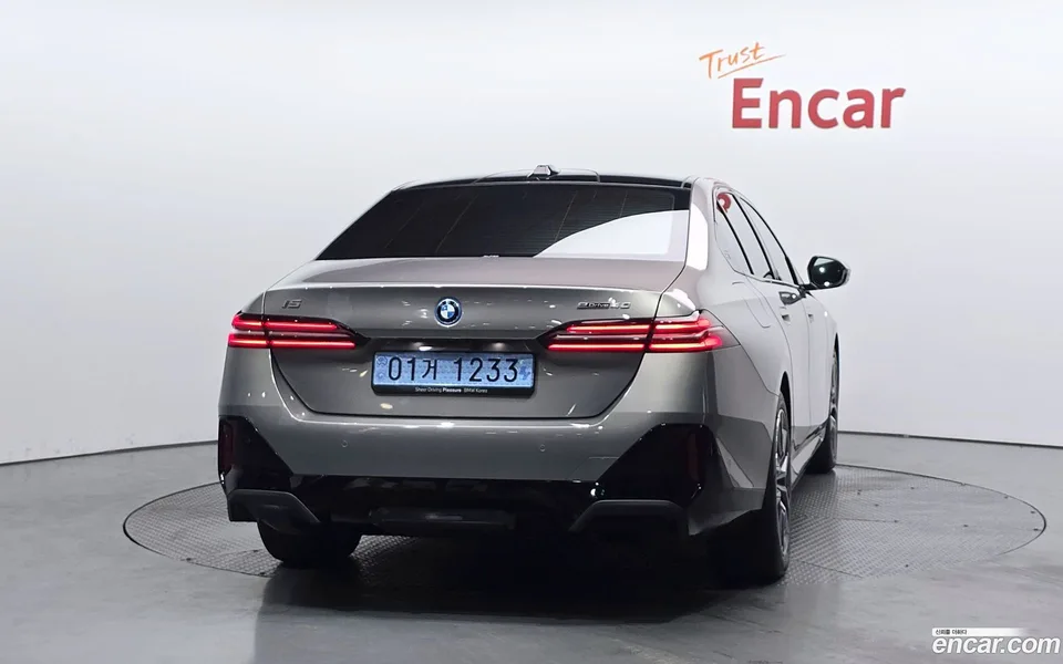 BMW i5 eDrive 40 M 2025 — thumbnail 4