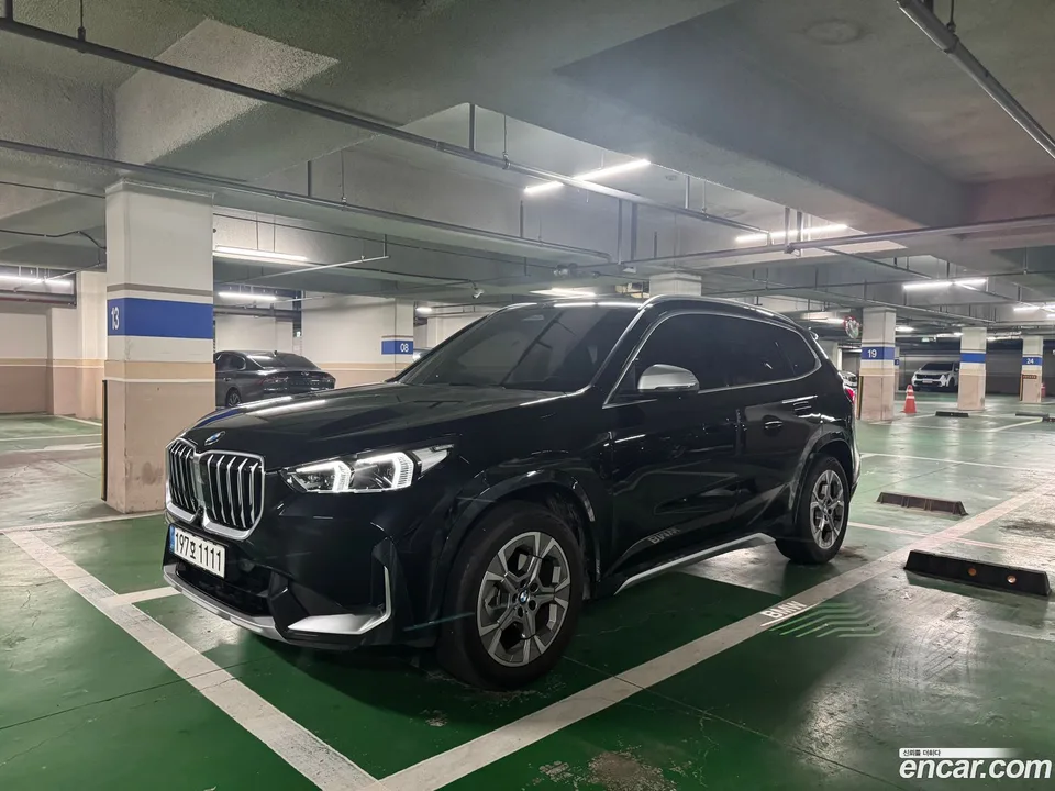 BMW X1 sDrive 20i M 2023 — photo 1, buy with delivery to Moscow