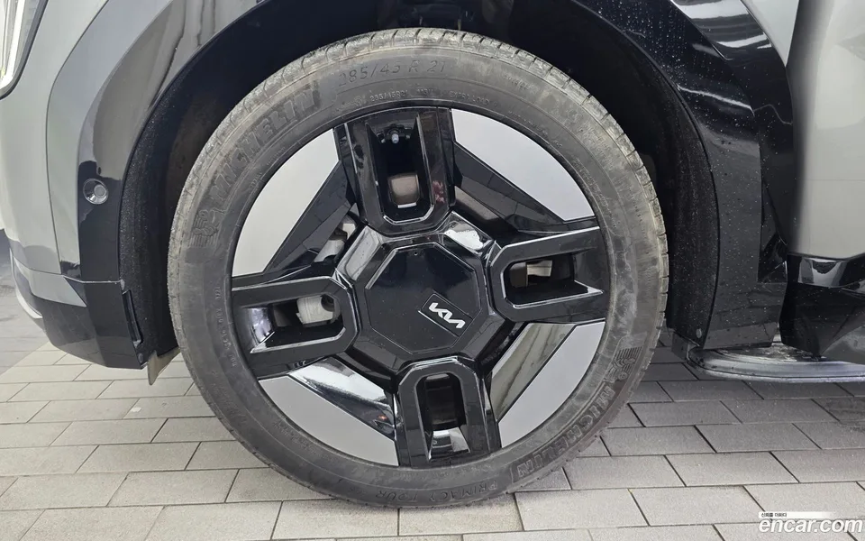 Kia EV9 4WD 2023 — миниатюра 2