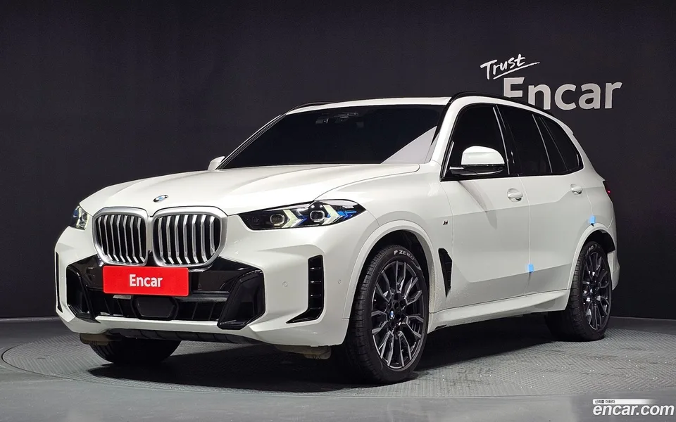 BMW X5 xDrive 40i M 2025 — photo 1, buy with delivery to Moscow