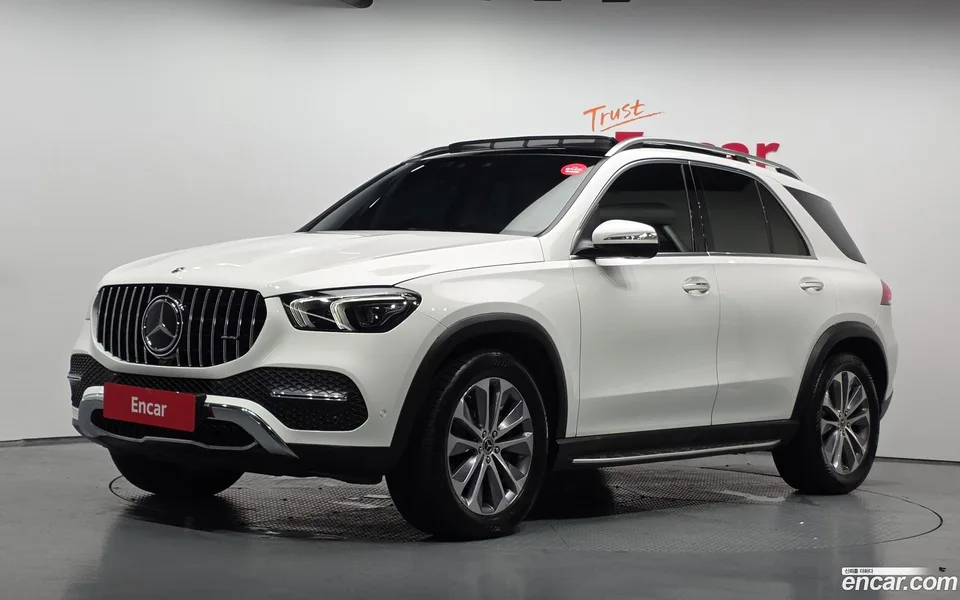 Mercedes-Benz GLE-Class GLE300d 4MATIC 2023 — photo 1, buy with delivery to Moscow