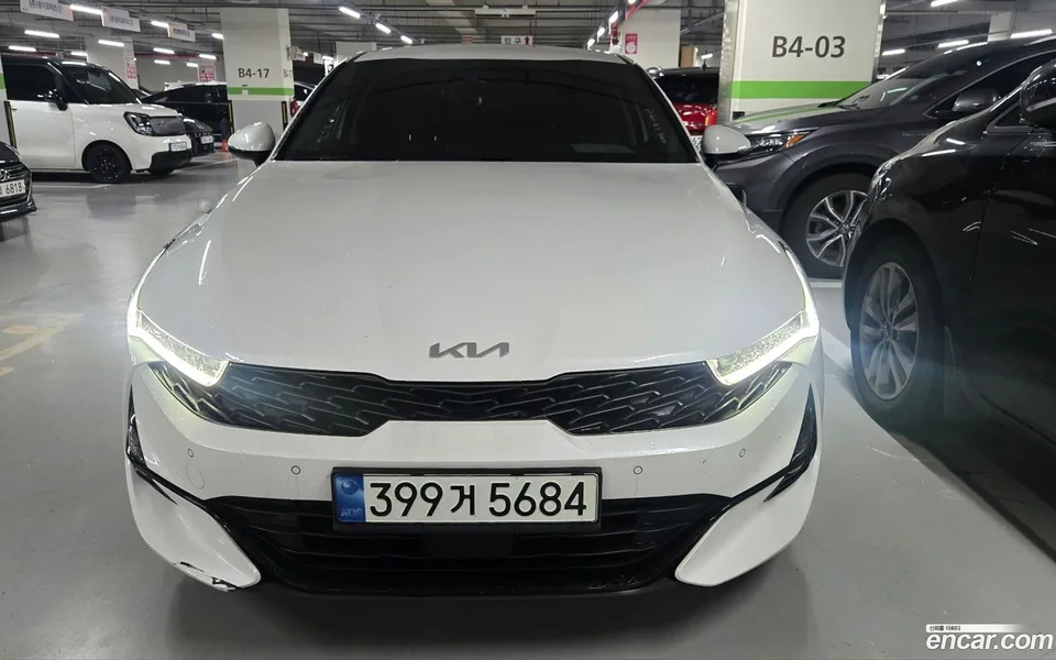 Kia K5 2.0 2022 — photo 1, buy with delivery to Moscow