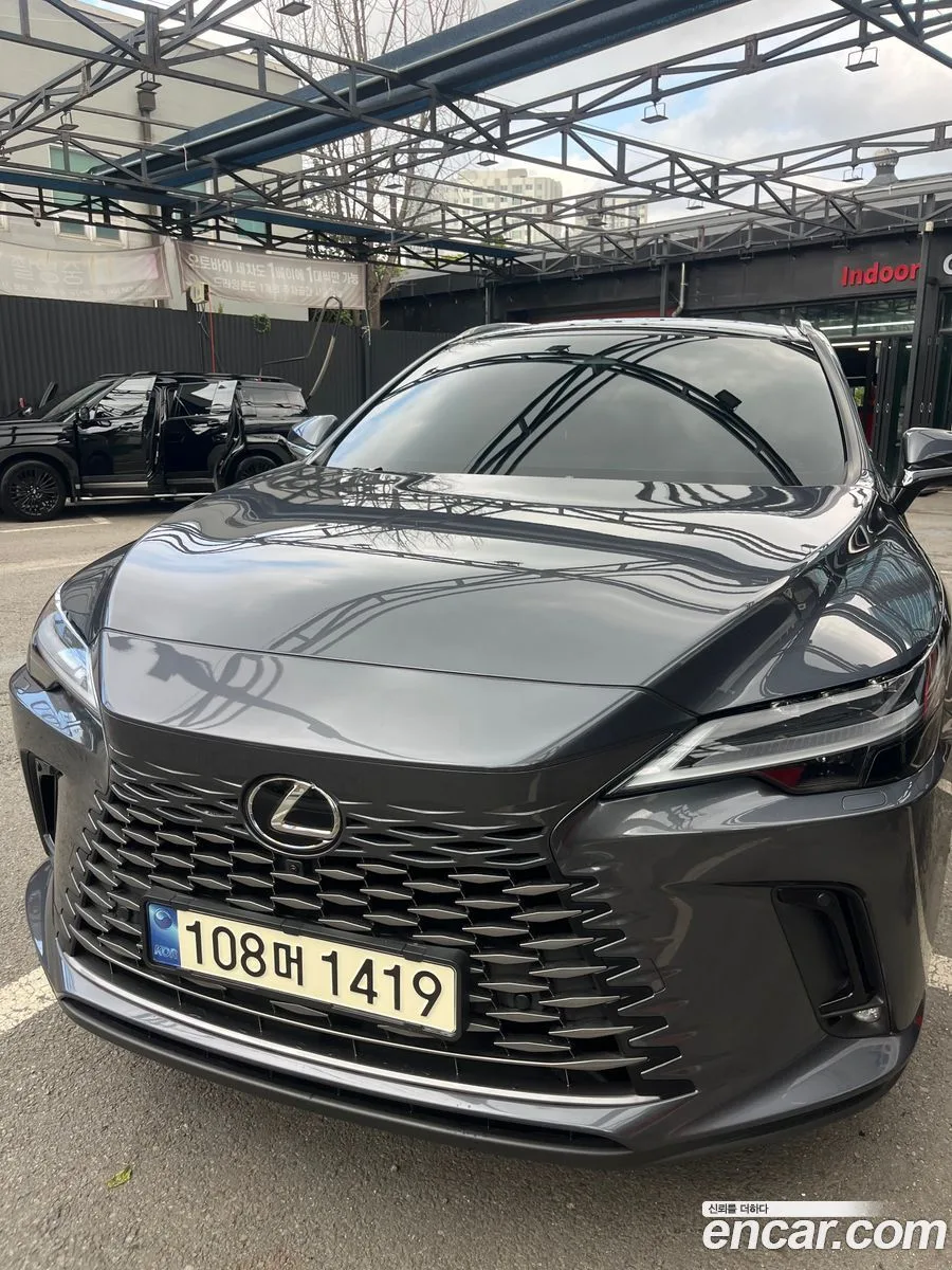 Lexus RX 450h+ 2023 — photo 1, buy with delivery to Moscow