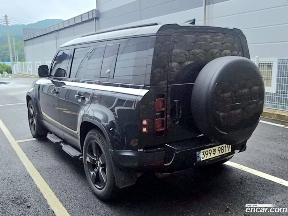 Land Rover Defender 110 D300 HSE 2022 — thumbnail 4