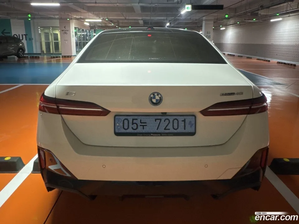 BMW i5 eDrive 40 M 2024 — thumbnail 2