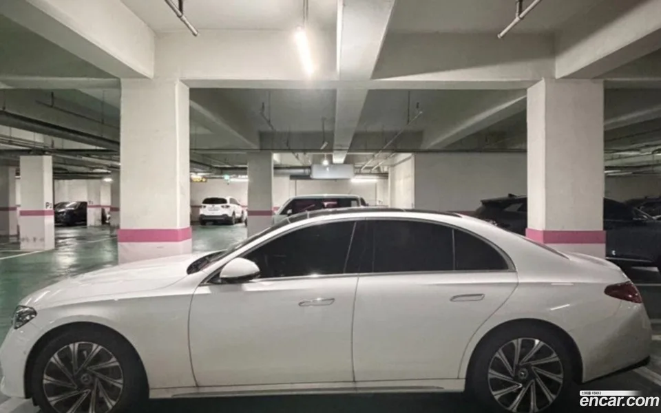 Mercedes-Benz E-Class E450 4MATIC 2026 — thumbnail 3