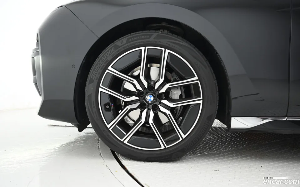 BMW 7 Series 740d xDrive M 2024 — thumbnail 5