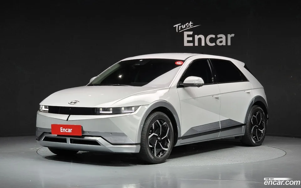 Hyundai Ioniq 5 AWD 2022 — photo 1, buy with delivery to Moscow