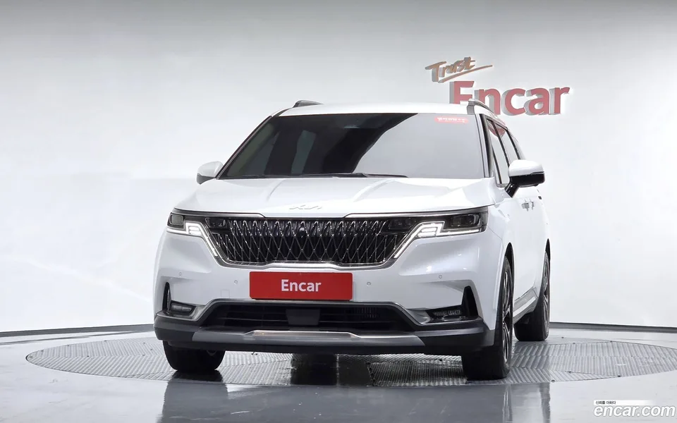 Kia Carnival 9 2023 — thumbnail 3