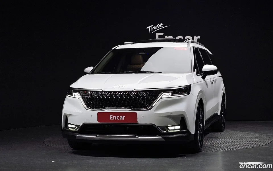 Kia Carnival 9 2023 — thumbnail 3