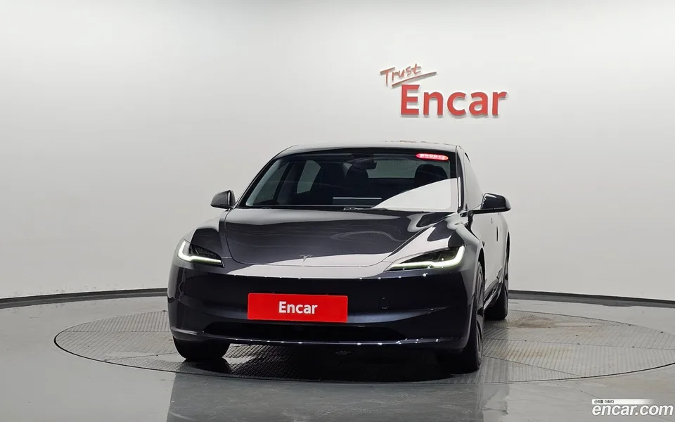 Tesla Model 3 RWD 2025 — thumbnail 3