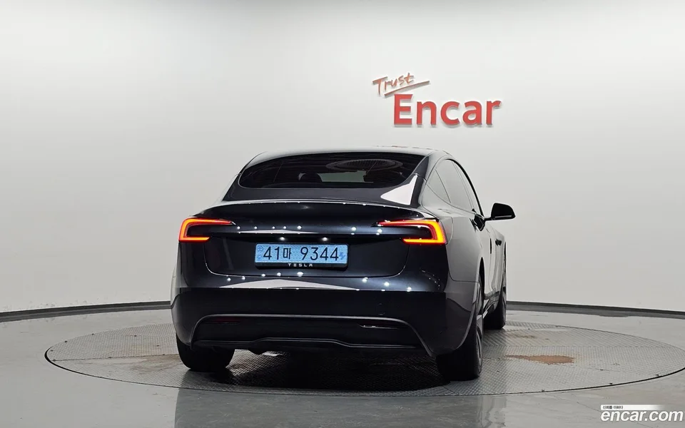 Tesla Model 3 RWD 2025 — thumbnail 4