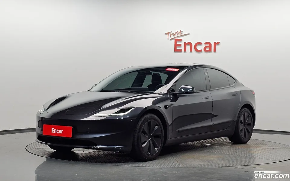 Tesla Model 3 RWD 2025 — photo 1, buy with delivery to Moscow