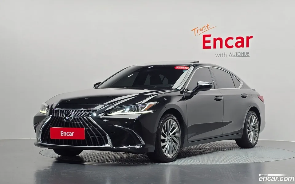 Lexus ES 300h 2023 — фото 1, купить с доставкой в Москву