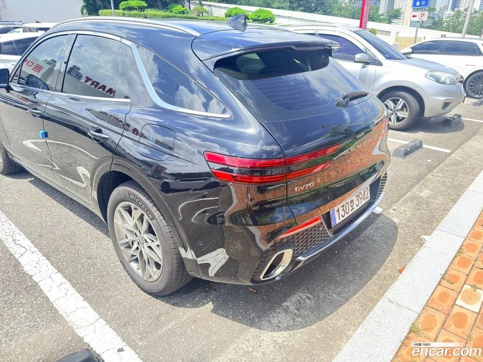 Genesis GV70 2.5T 2WD 2023 — thumbnail 2