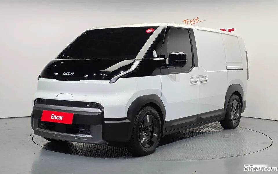 Kia PV5 2025 — photo 1, buy with delivery to Moscow