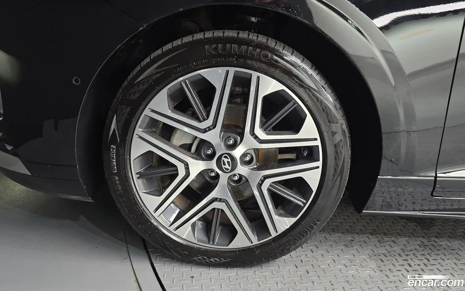 Hyundai Grandeur Hybrid 2023 — thumbnail 2