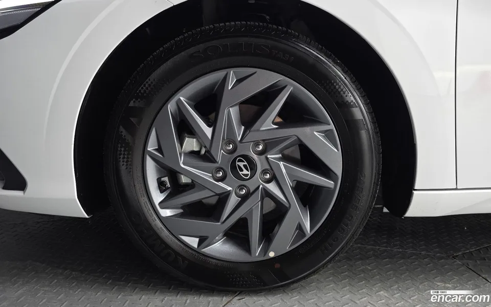 Hyundai Avante CN7 1.6 2025 — thumbnail 2