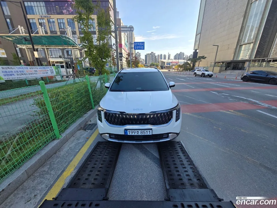 Kia Carnival HEV 9 2025 — photo 1, buy with delivery to Moscow