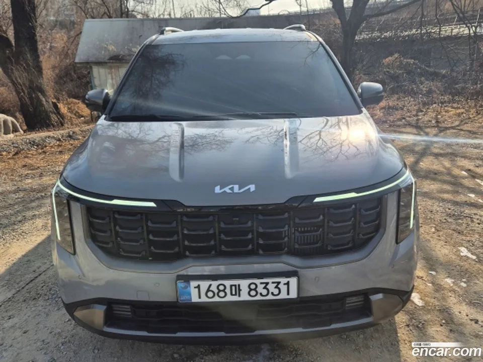 Kia Carnival HEV 7 2025 — photo 1, buy with delivery to Moscow