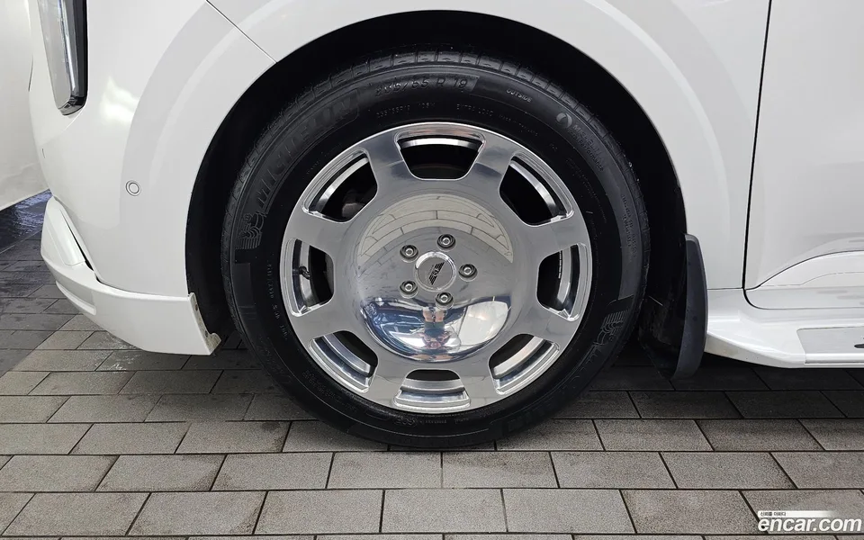 Kia Carnival 9 () 2024 — thumbnail 2