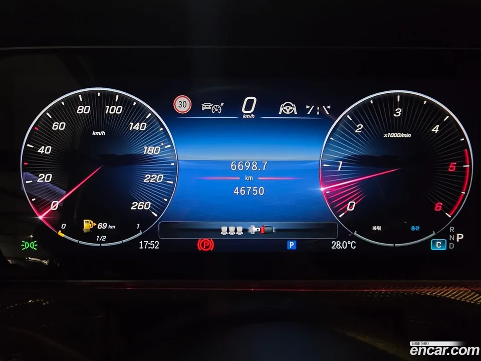 Mercedes-Benz G-Class G450d 2024 — thumbnail 2