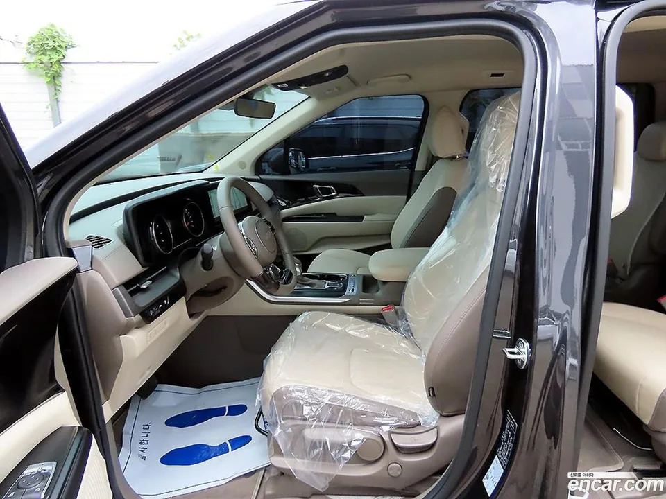 Kia Carnival 9 2022 — thumbnail 2