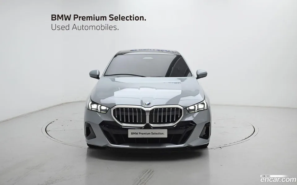 BMW 5 Series 530i xDrive M 2024 — thumbnail 3