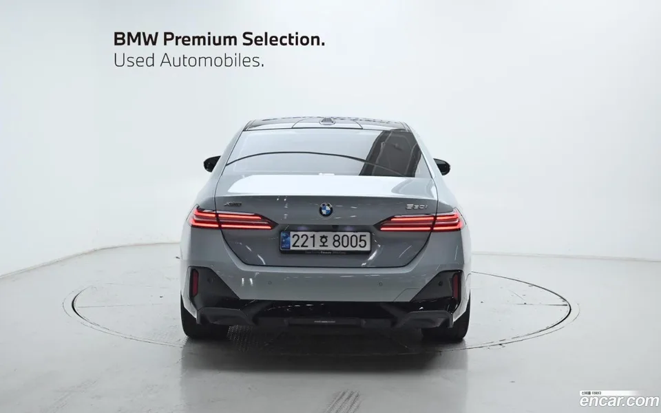 BMW 5 Series 530i xDrive M 2024 — thumbnail 4