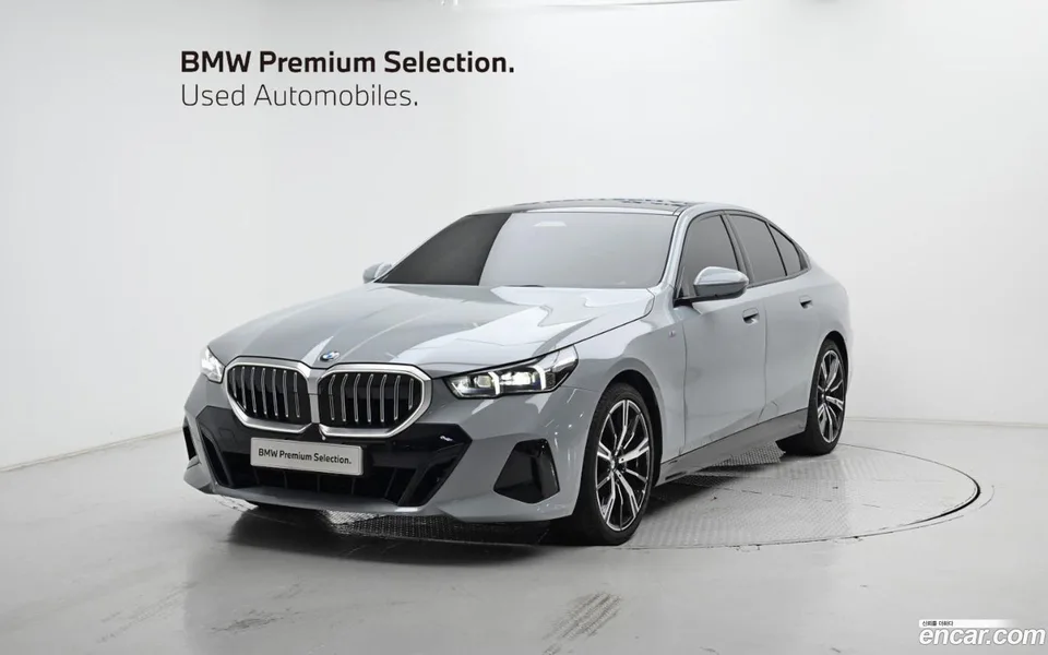 BMW 5 Series 530i xDrive M 2024 — photo 1, buy with delivery to Moscow