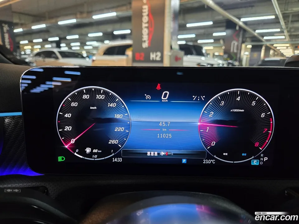 Mercedes-Benz A-Class A220 2023 — thumbnail 2