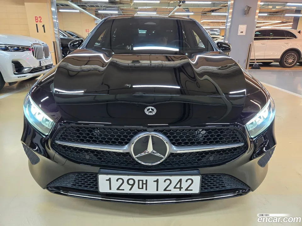 Mercedes-Benz A-Class A220 2023 — thumbnail 4