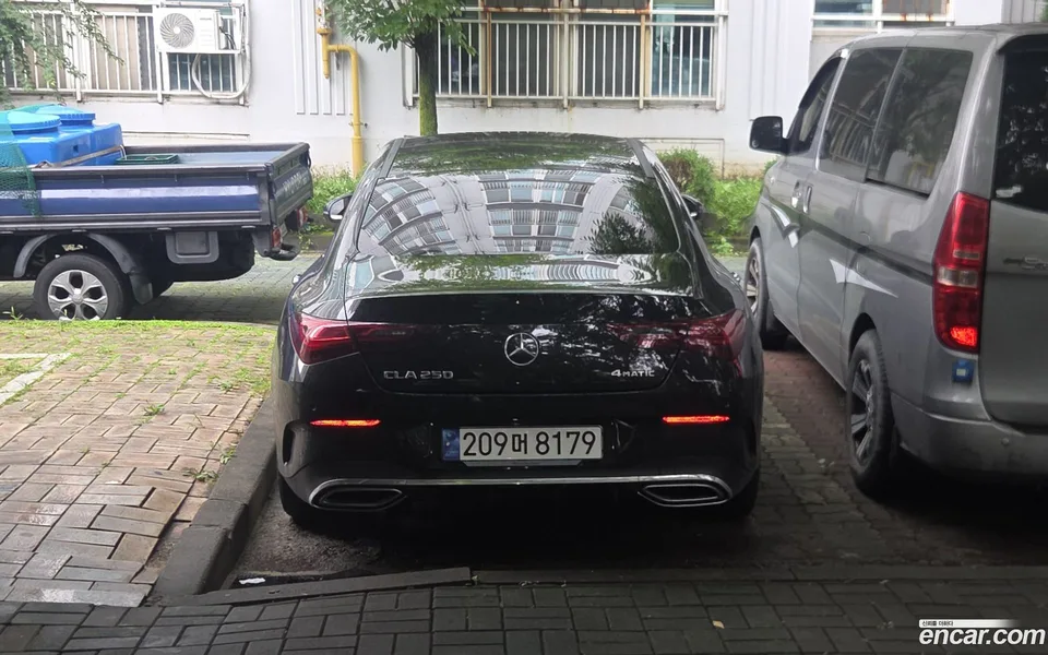 Mercedes-Benz CLA-Class CLA250 4MATIC 2024 — thumbnail 3