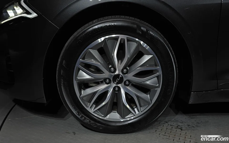 Kia K5 Hybrid 2022 — thumbnail 2