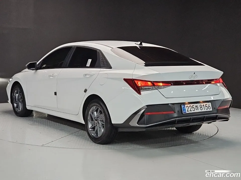 Hyundai Avante CN7 Hybrid 2025 — thumbnail 3