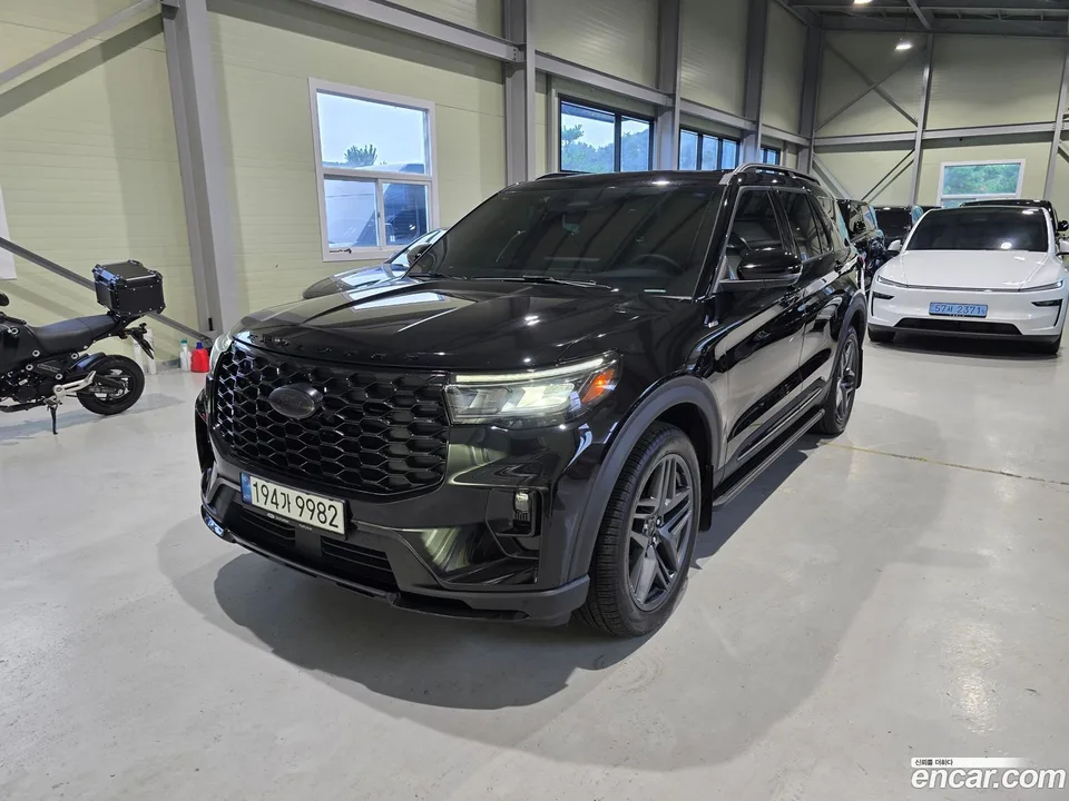 Ford Explorer 2.3 ST- 4WD 2025 — photo 1, buy with delivery to Moscow