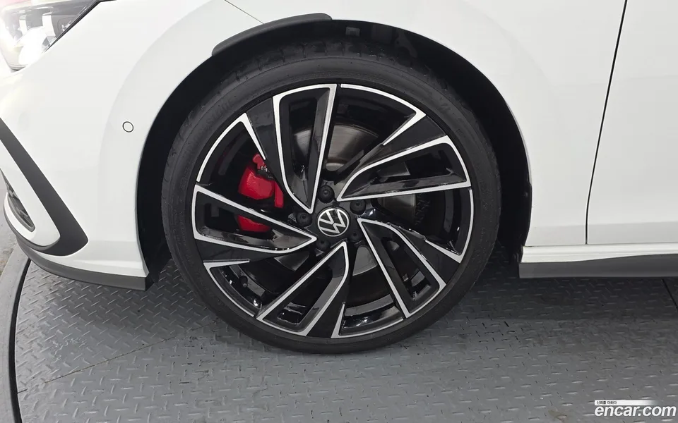 Volkswagen Golf 2.0 GTI 2024 — thumbnail 2