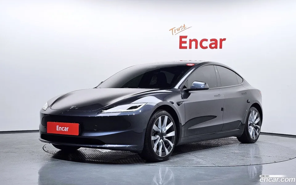 Tesla Model 3 RWD 2024 — photo 1, buy with delivery to Moscow