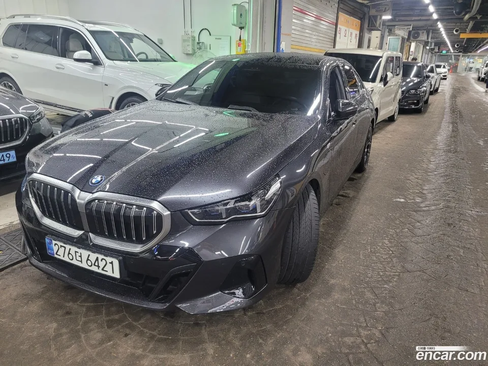 BMW 5 Series 530e M 2024 — photo 1, buy with delivery to Moscow