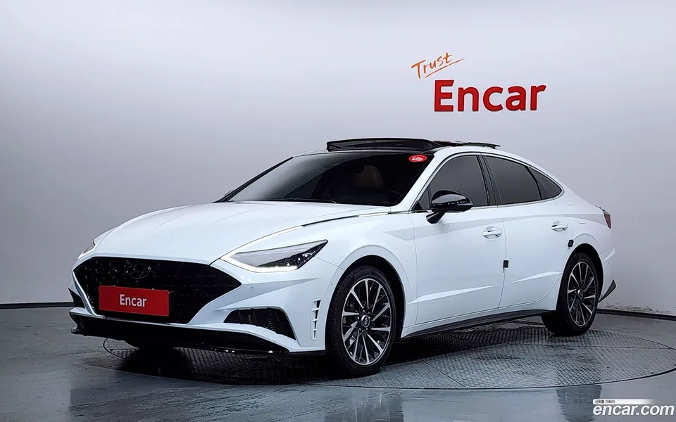 Hyundai Sonata 2.0 2023 — photo 1, buy with delivery to Moscow