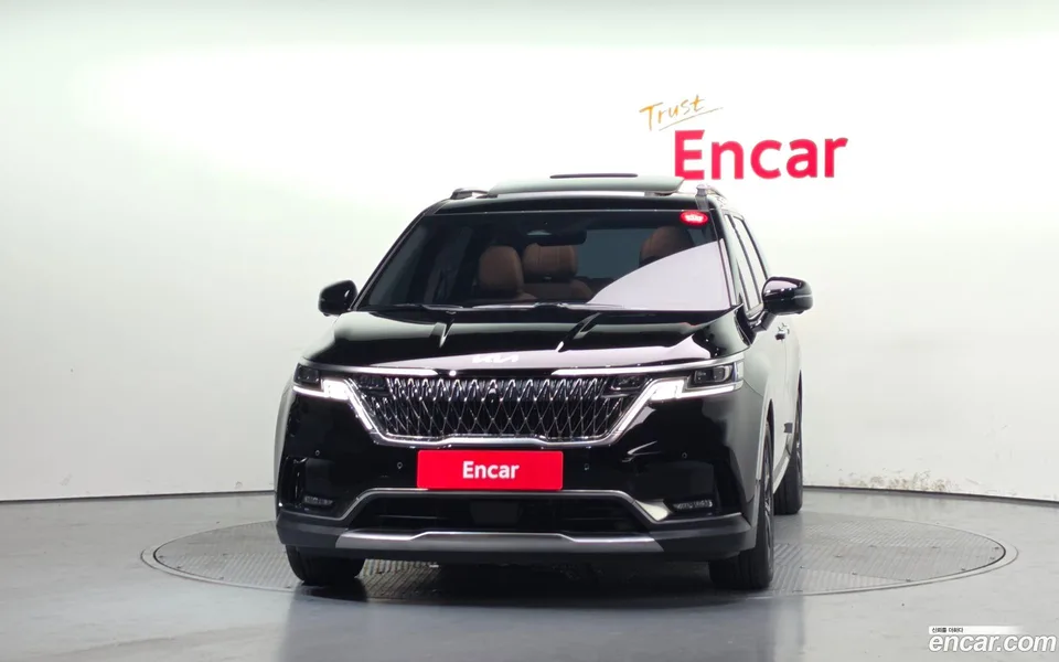 Kia Carnival 7 2023 — thumbnail 3