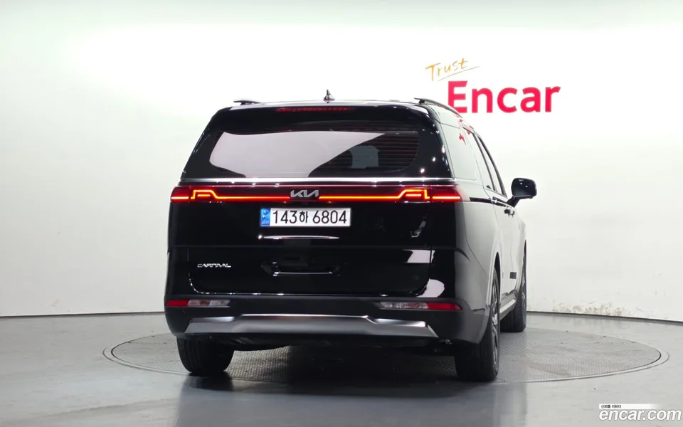 Kia Carnival 7 2023 — thumbnail 4