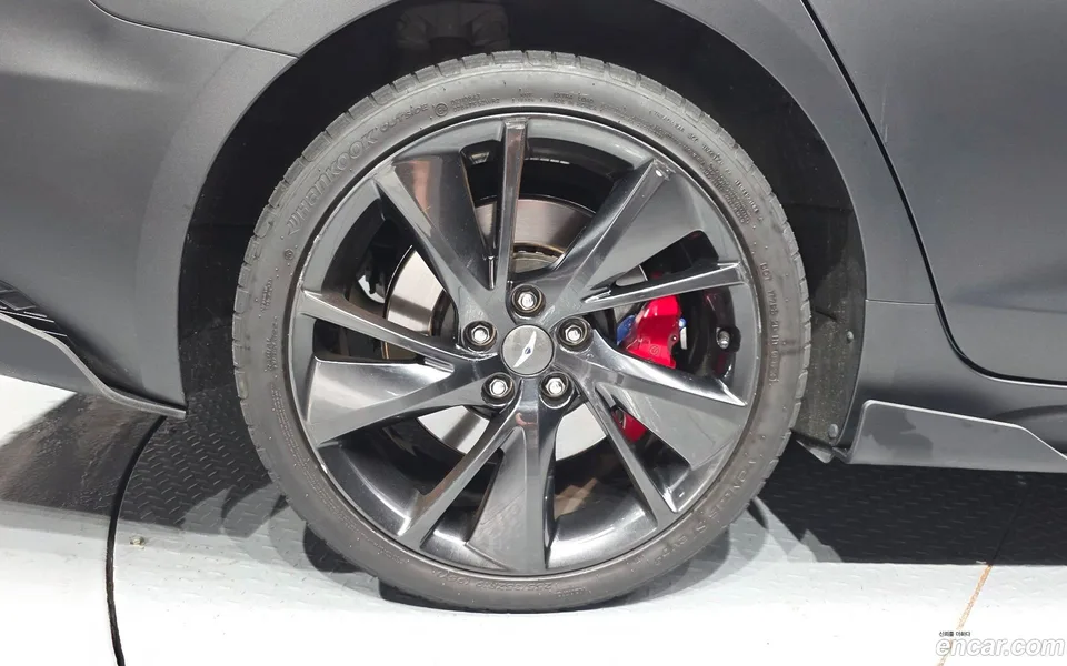 Genesis G70 3.3T 2WD 2022 — thumbnail 5