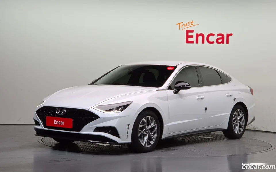Hyundai Sonata 2.0 2022 — photo 1, buy with delivery to Moscow