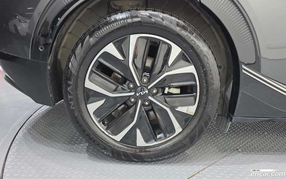 Kia EV6 4WD 2023 — thumbnail 2
